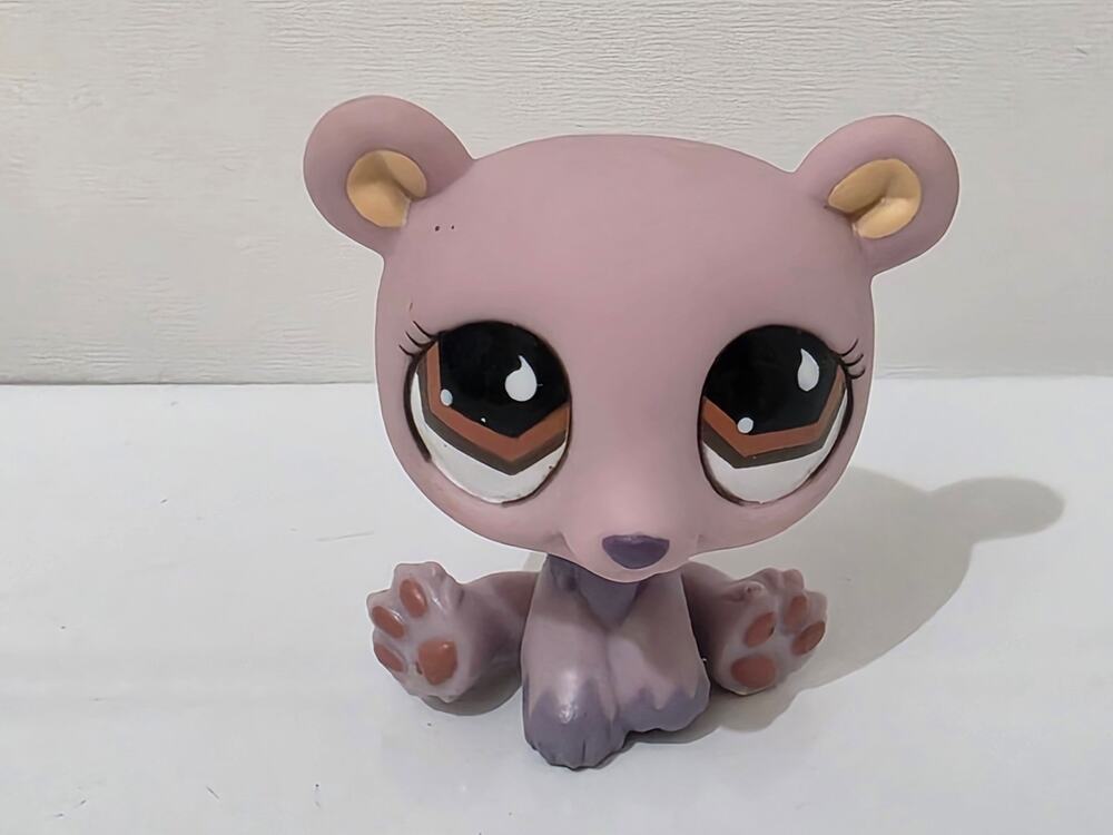 Hasbro Littlest Pet Shop #677 Purple Polar Bear 2004
